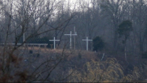 Residents in Elizabethton, Tennessee Protest Against Appeal to Remove Historic Crosses