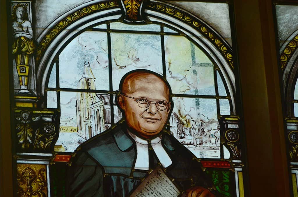 Stained glass representation of Dietrich Bonhoeffer.