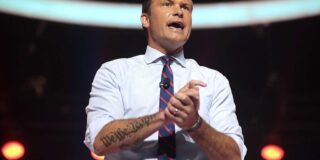 Pete Hegseth clapping